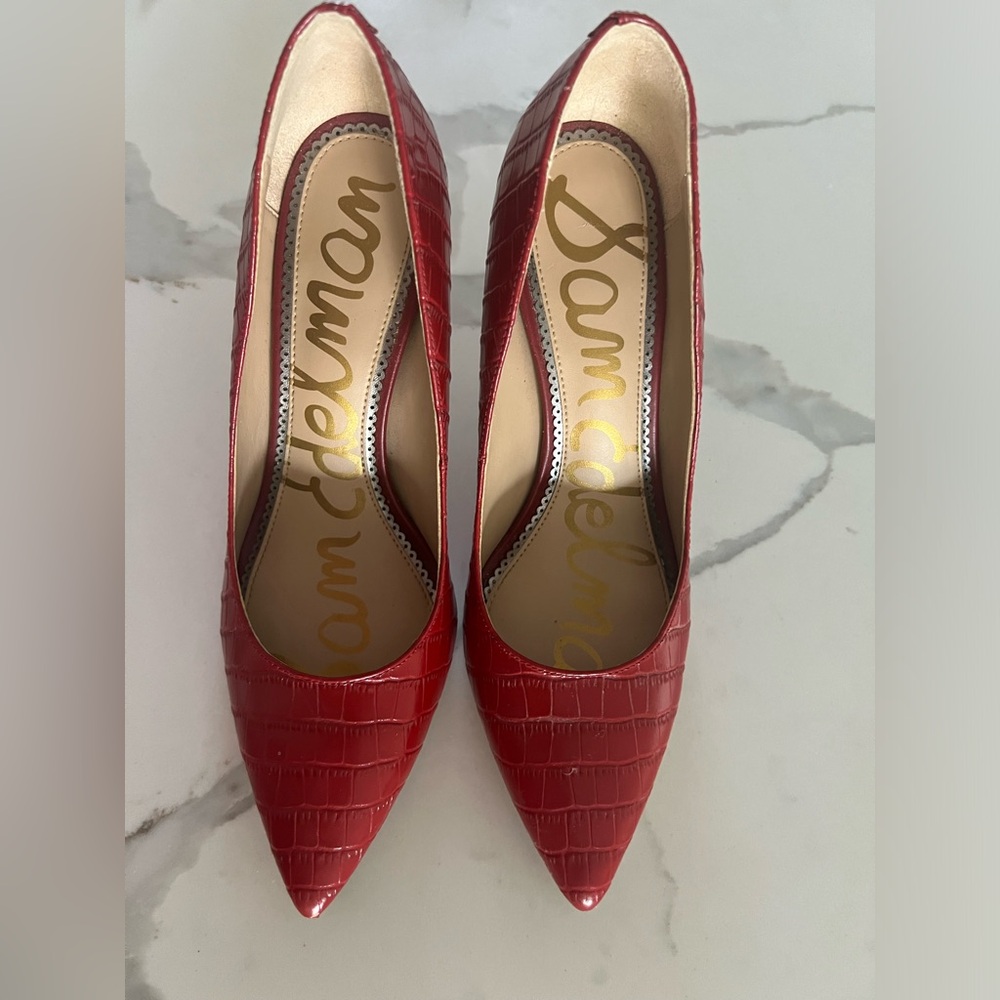 COPY - HAZEL POINTED TOE PUMP Red size 6.5